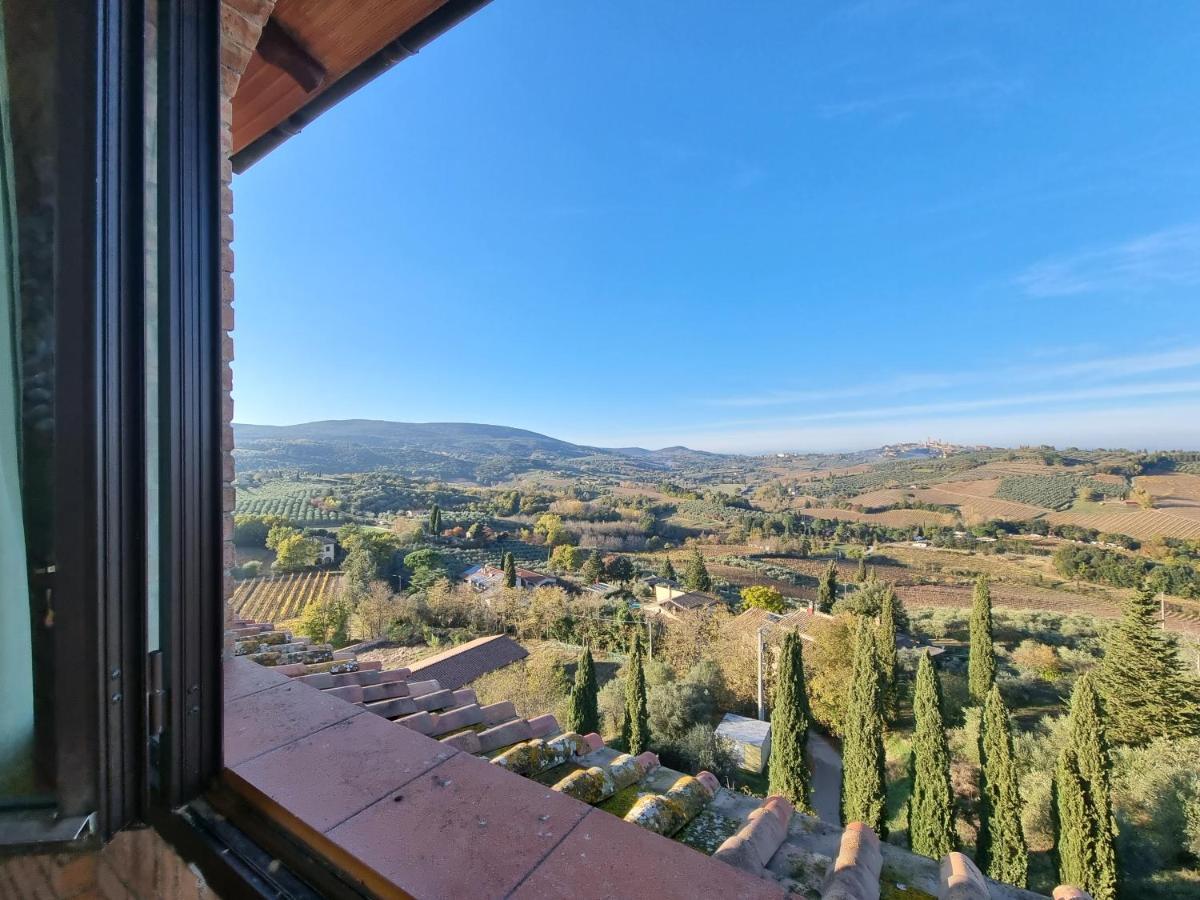 Agriturismo Castello Di Montauto Сан-Джиминьяно Экстерьер фото