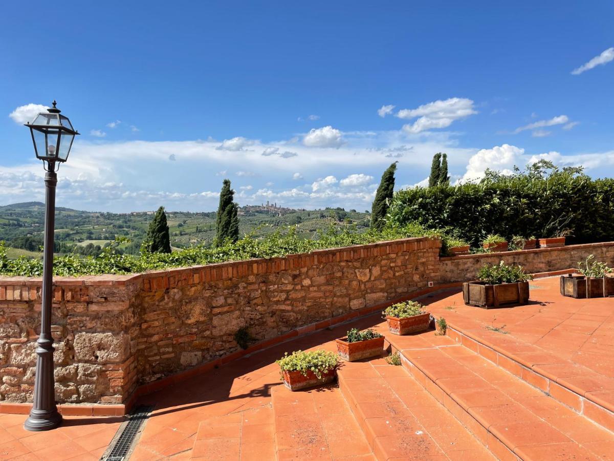 Agriturismo Castello Di Montauto Сан-Джиминьяно Экстерьер фото