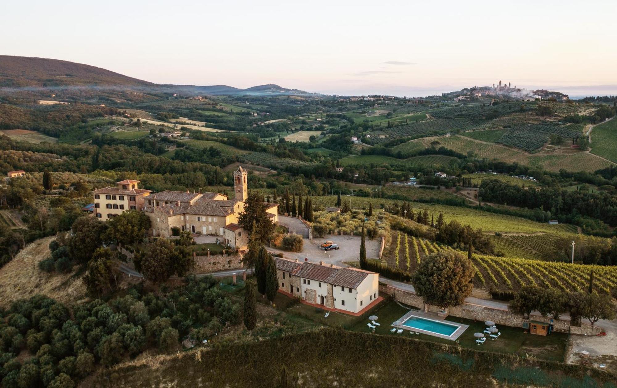 Agriturismo Castello Di Montauto Сан-Джиминьяно Экстерьер фото