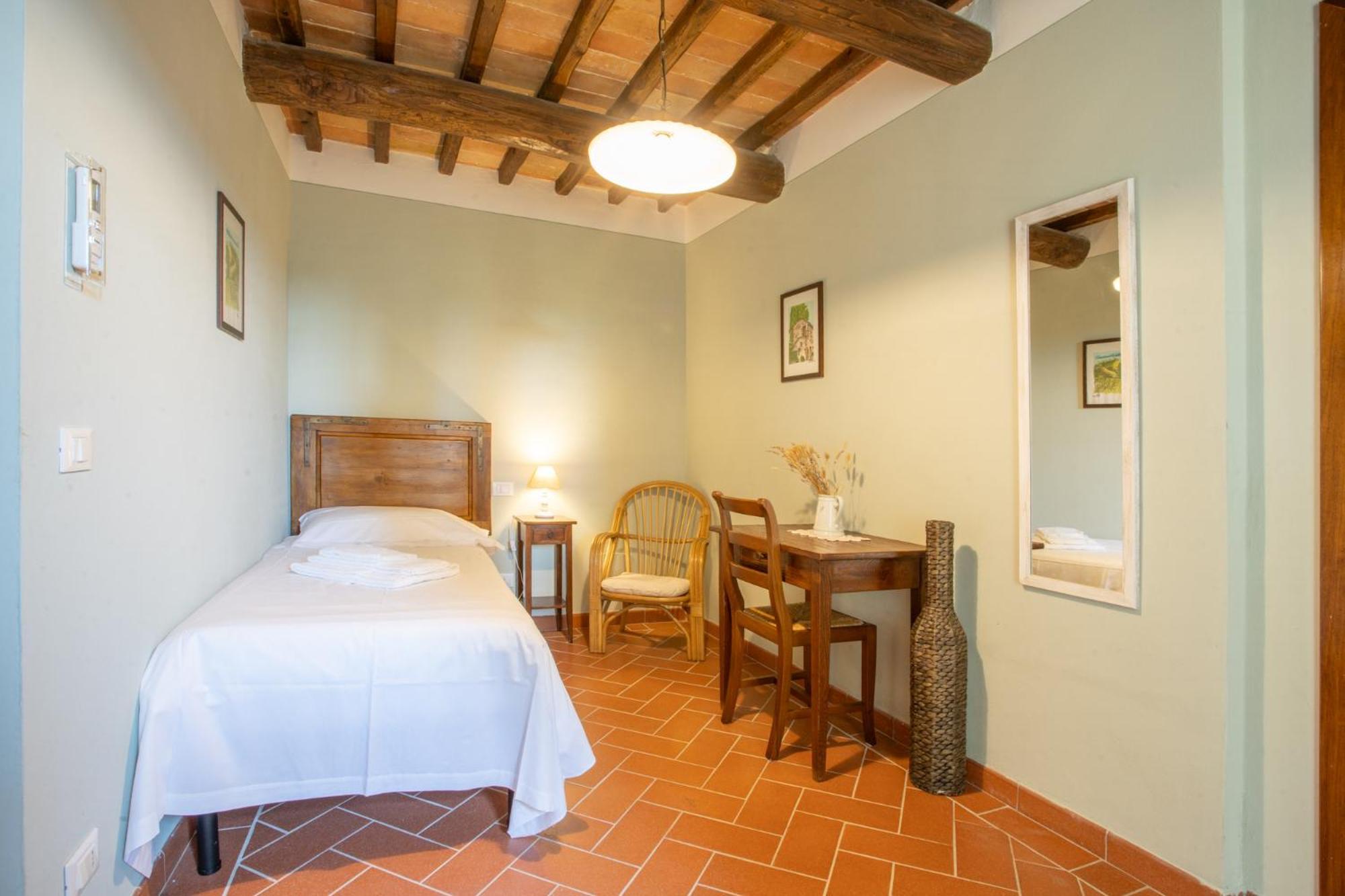 Agriturismo Castello Di Montauto Сан-Джиминьяно Экстерьер фото